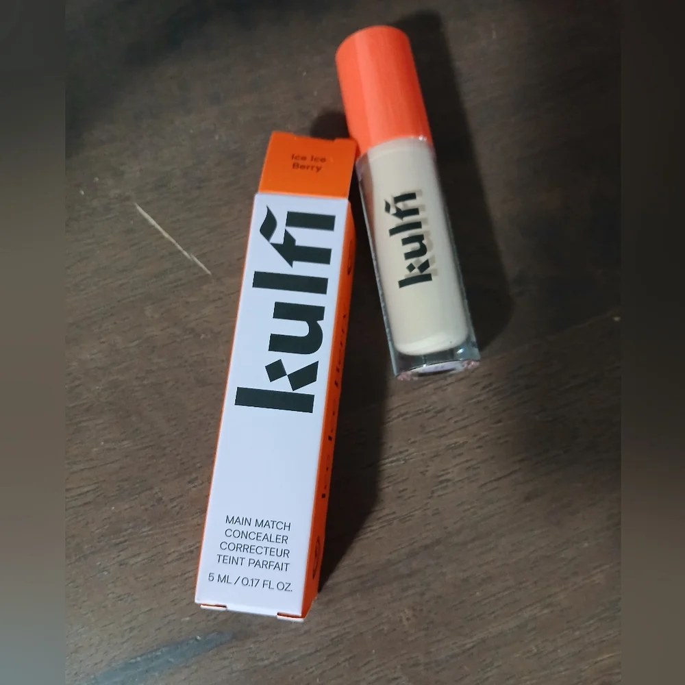 Kulfi Main Match Concealer, a hydrating, crease-proof